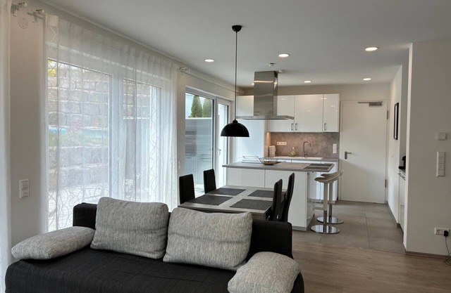 Quiet vacation apartment right by the forest