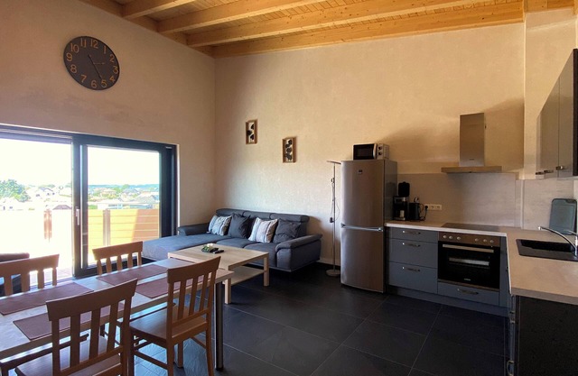 Quiet vacation apartment by the pond Pet-friendly in Schmidt