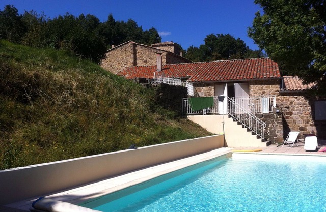 Quiet vacation home with pool and great views of the Ardèche mountains