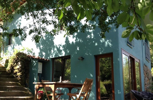 Quinta da Lontra - 1 bedroom riverside apartment, sleeps 2.