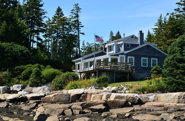 Quintessential Waterfront Maine Cottage