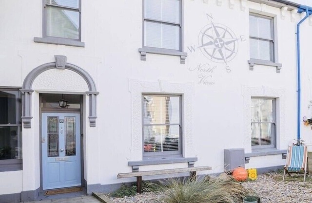 Quirky Victorian Townhouse with Sea View/Sleeps 8/Luxury bedding