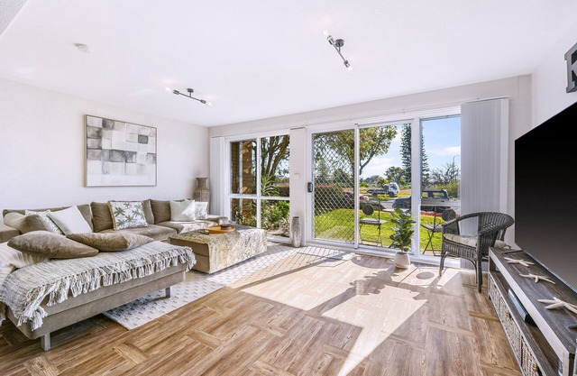 R & R PORT MACQUARIEnViews to Port Macquarie Marina & Bay