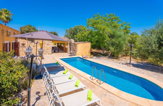 RACO DE CAN PEP - Beautiful traditional Majorcan house with private pool in a quiet and ru
