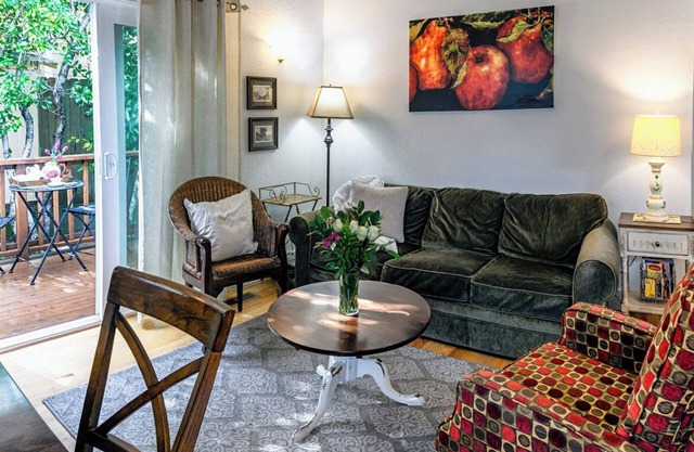 Railroad District, steps to downtown, everything you need to enjoy Ashland!