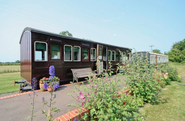Railway Carriage One - E5337