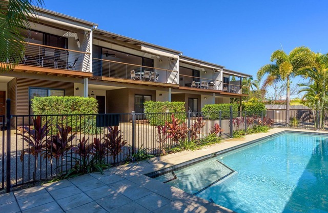 Rainbow Surf 5 - Rainbow Beach