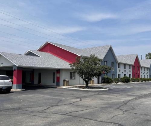 Ramada by Wyndham Effingham