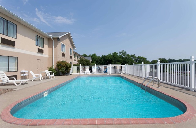 Ramada by Wyndham Tell City