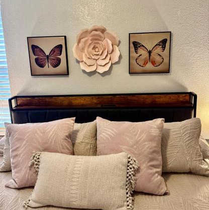 Rare to find a Desert Jewel, West Side, 3 Bedrooms