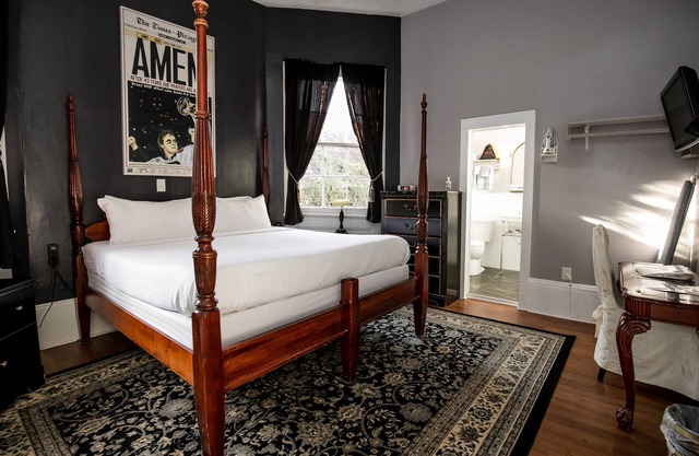 Rathbone Mansions - Superior King