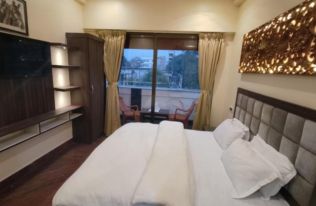 Ratna Hotel & Banquet