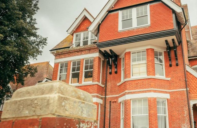 Ravelston Grange - stylish, spacious garden flat