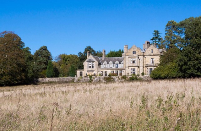Ravenclaw Hall - Seven Bedroom Villa, Sleeps 13