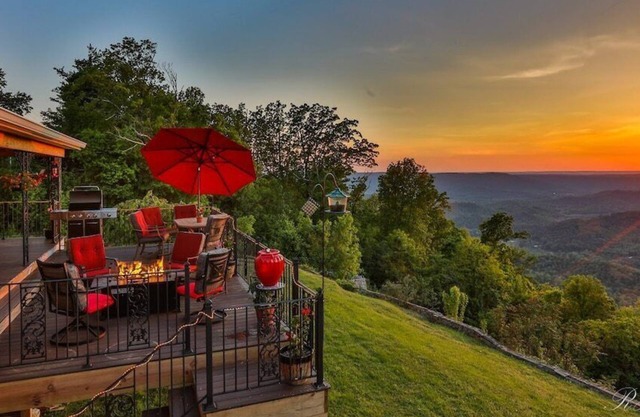 Ray's Place on Lookout Mountain