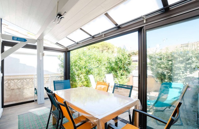 RB13-2-room-House with mezzanine air-conditioned, free WIFI and terrace Gruissan les Ayguades