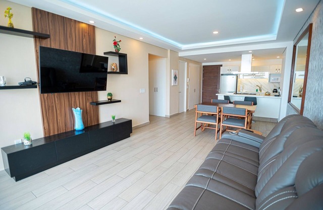 Real View Towers, Real Center, 1st Floor Charming 1 BR, Sanitized, Zona Real