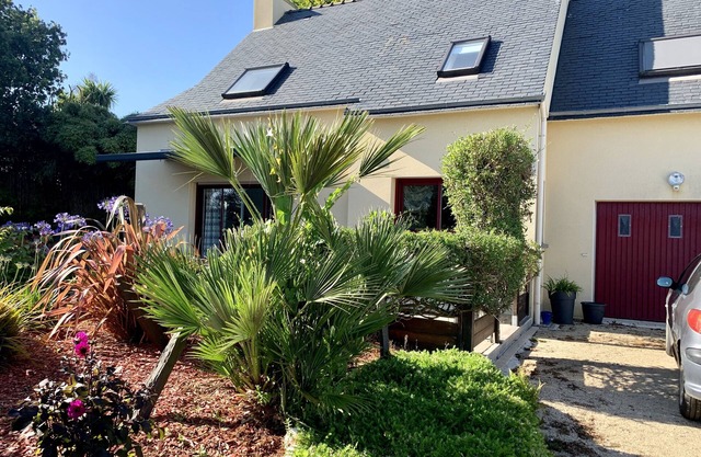 RECENT HOUSE 130 M2 WITH GARDEN NEAR LANDERNEAU 6 PERS.
