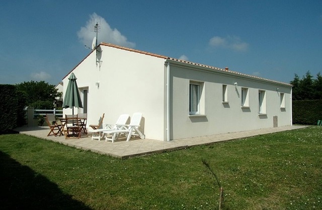 Recently Built 2-Bedroom House with Large Yard Near Royan