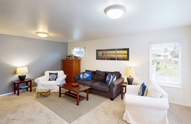 Recently Remodeled Dog-Friendly Home Close to the Beach