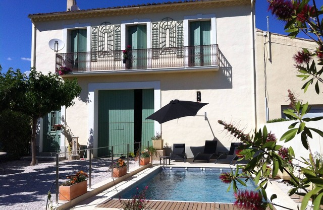 Recently renovated vineyard 5* house with heated pool and private garden