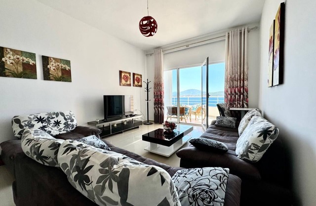 Red Apartment Saranda