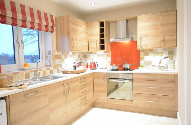 RED ROBIN, WHEPSTEAD, pet friendly, with a garden in Bury St Edmunds