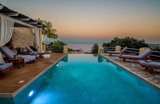 Red Rose Artists Villas