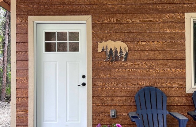 Red Salmon Cabin - Modern Vacation Home at Eagle Landing Resort