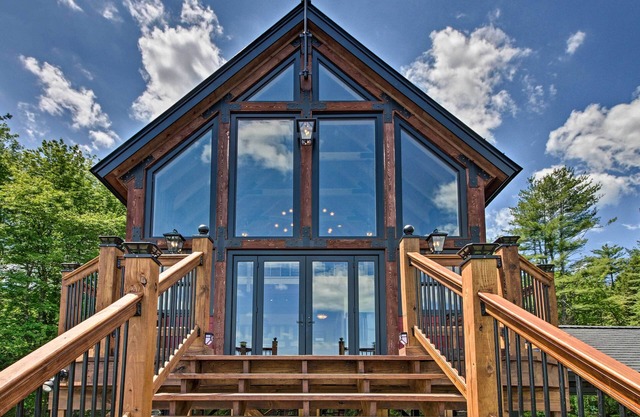 'Red Sweetheart Barn Studio' w/Mtn & River Views!