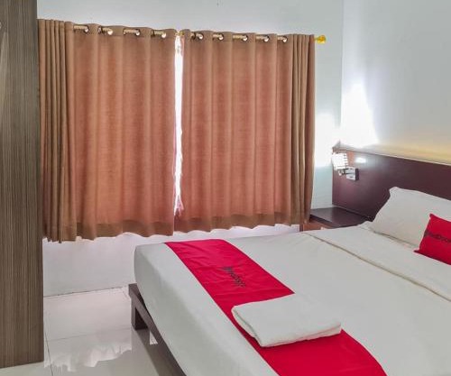 RedDoorz Plus at Hotel Royal Palangka Raya