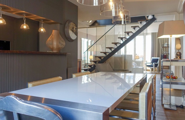 REDONE APARTMENT & PRIVATE PENTHOUSE IN LE MARAIS NEAR CENTRE POMPIDOU