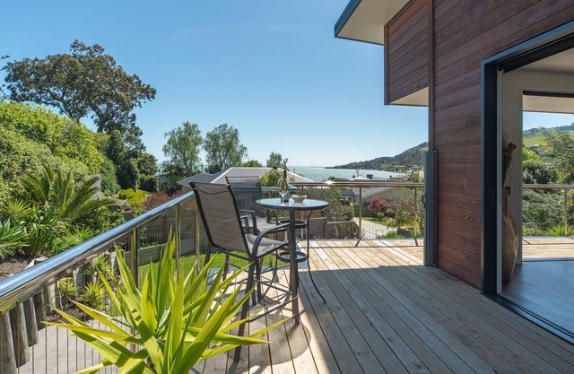 Redwood Retreat - Perfect Family Home in Beautiful Atawhai, Nelson