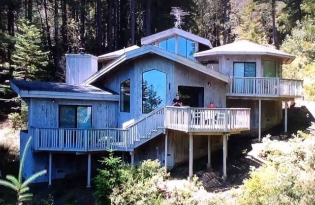 Redwoods. Ocean. Escape.