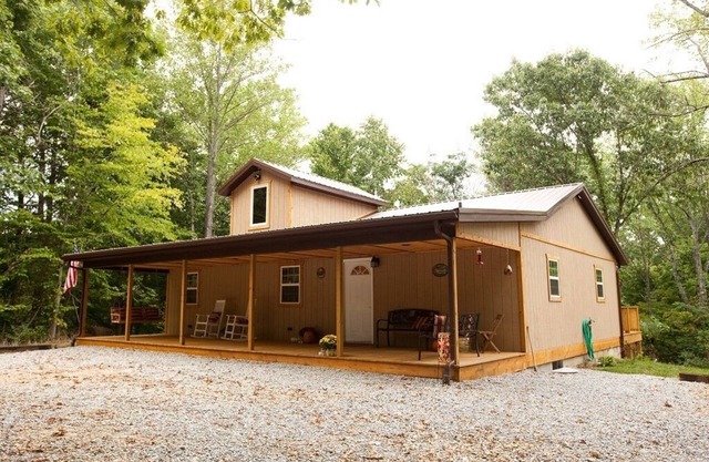 Reece Ridge Cabins. Enjoy A Relaxing, Quiet Stay At The Area's Premier Cabin.