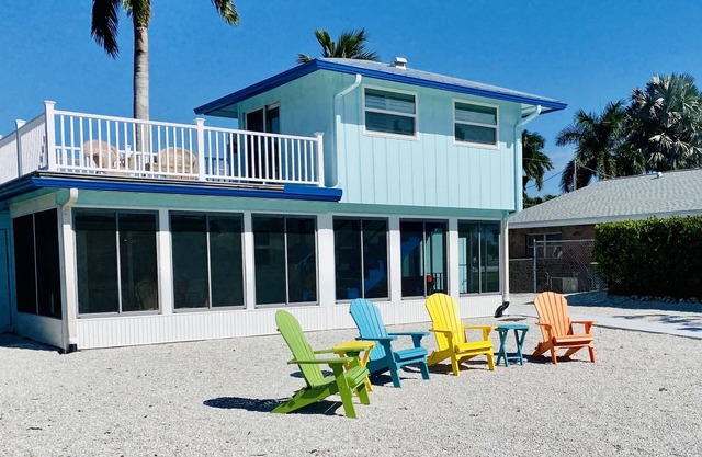 "Reel-Laxation"-Quaint Isles of Capri Home w/Boat Dock Near Marco Island/Naples