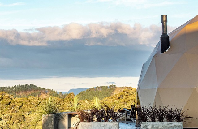 Refúgio nas Nuvens – Domo Omega Luxuoso com Fogo de Chão e Hidro Panorâmica