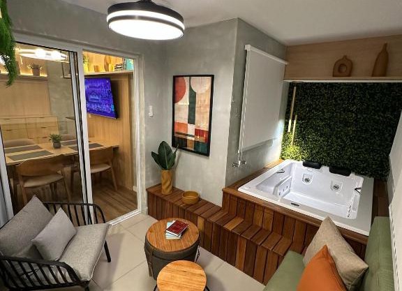 Refúgio romântico com Jacuzzi só sua! Espumante de cortesia!