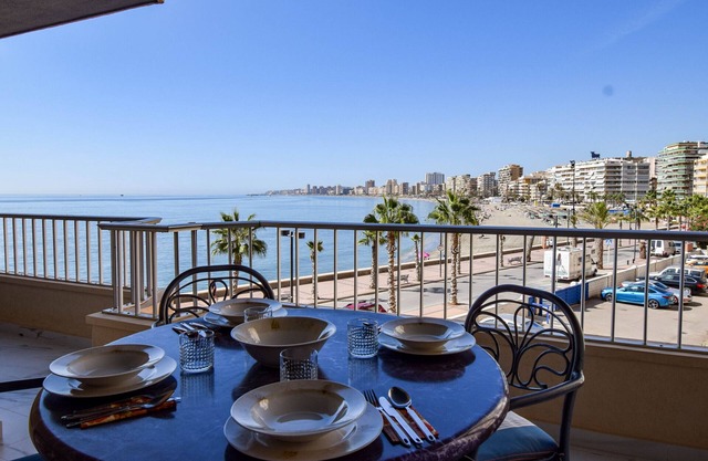 Ref: 289 Beautiful modern seafront apartment in Torreblanca with great views