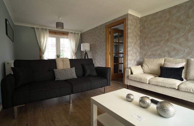 Refreshing Modern House in Glenrothes