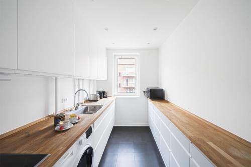 Refurbished 1-BR apartment close to metro and airport - 262