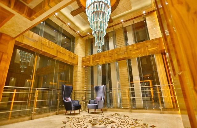 Regenta Central The Crystal