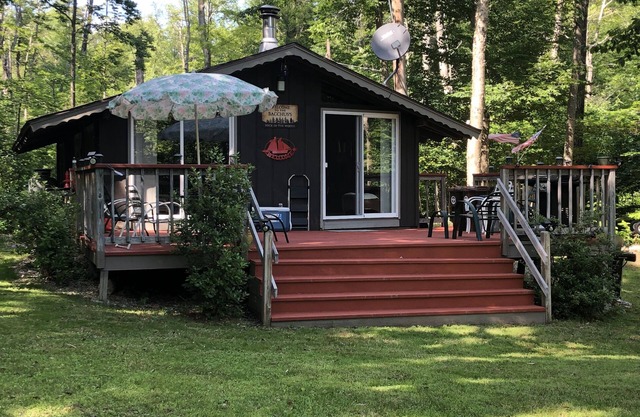 Relax And Enjoy A Fun Getaway At The Bacchus Cottage!
