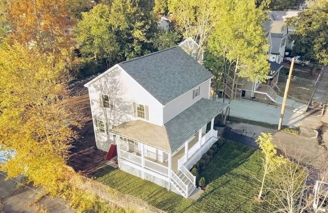 Relax and Explore: Family Friendly Home Near Boston's Best! n