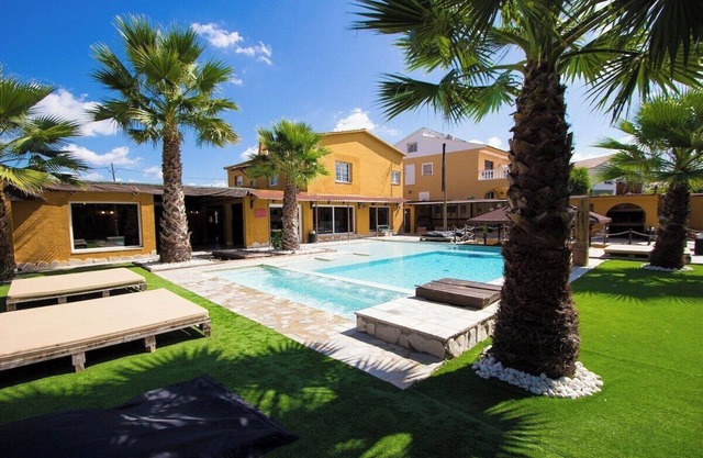 Relax and Recharge - only 34km from Barcelona!