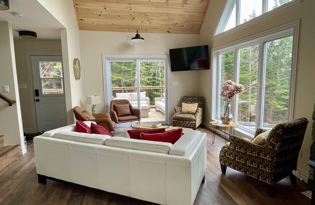 Relax and Revitalize at Sprucewood Cottage