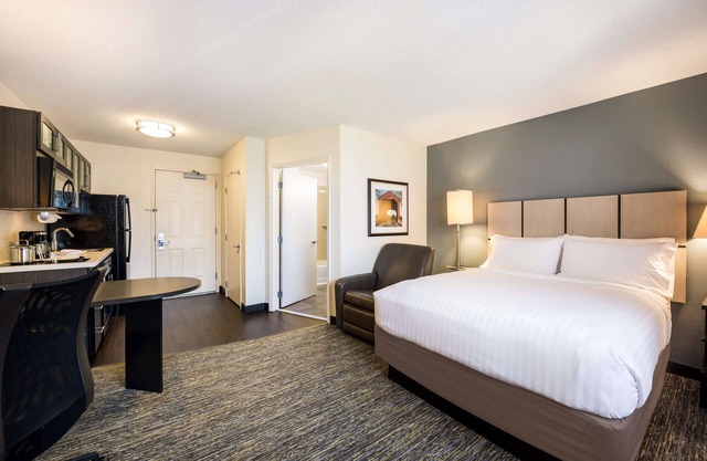 Relax and Unwind! Full Kitchen, Pet-Friendly Property, Parking!