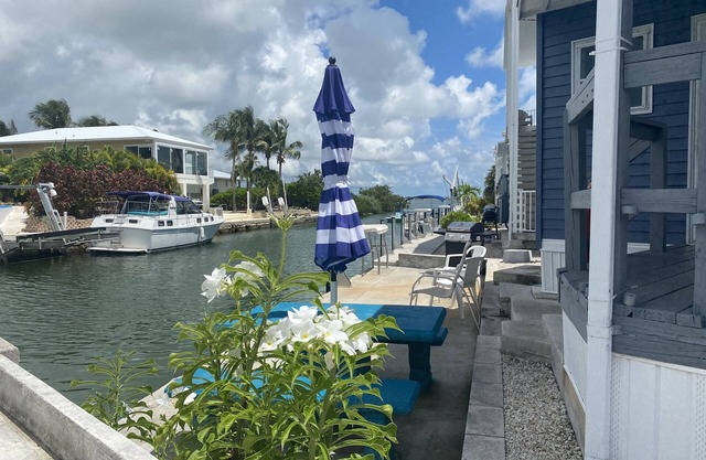 Relax by Florida Keys Beaches, just a 7-min drive away