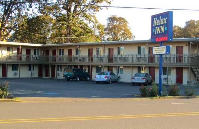 Relax Inn - Cottage Grove