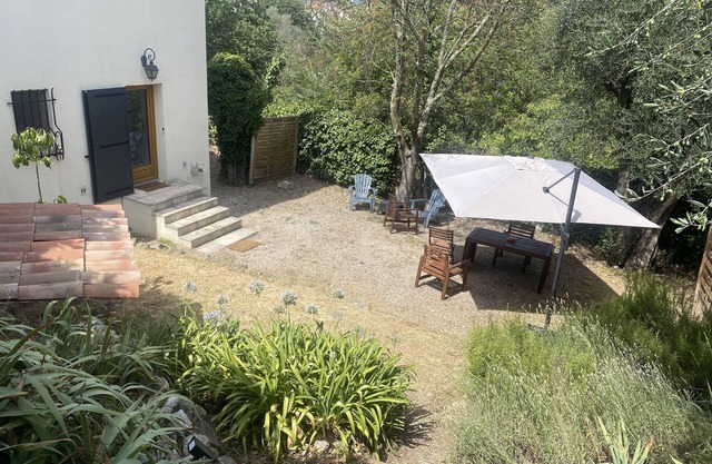Relax to the sound of cicadas in this peaceful oasis surrounded by olive trees.